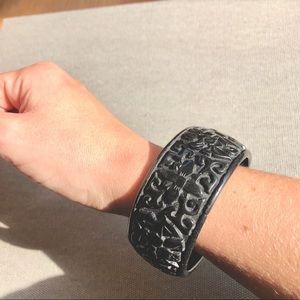 🍋 3/$25 Vintage retro bangle 🖤